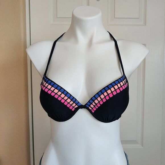 California Waves crochet trimmed push-up bikini top - Picture 4 of 13